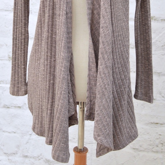 ❌SOLD❌ American Eagle Cardigan - Picture 3 of 4